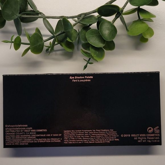 Violet Voss Essentials Pro Series Palette - Picture 4 of 4